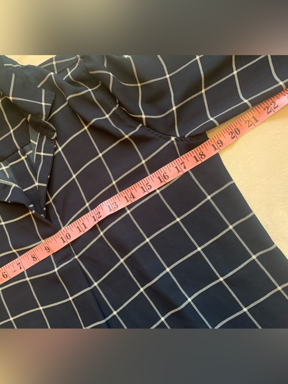 BANANA REPUBLIC 100% poly Dillon classic windowpane navy blouse size Small VGUC+ - Picture 7 of 9